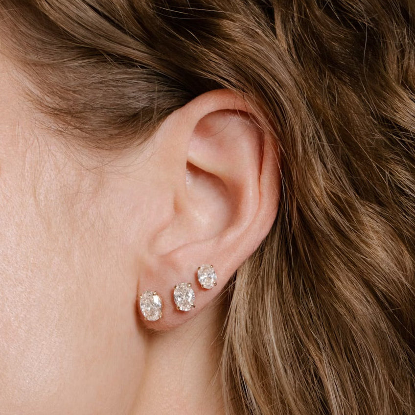 Oval Solitaire Stud